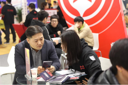 雅森黑马!10㎡开4S店,小极脉车帮后市场赚更多钱 雅森黑马!10㎡开4S店,小极脉车帮后市场赚更多钱