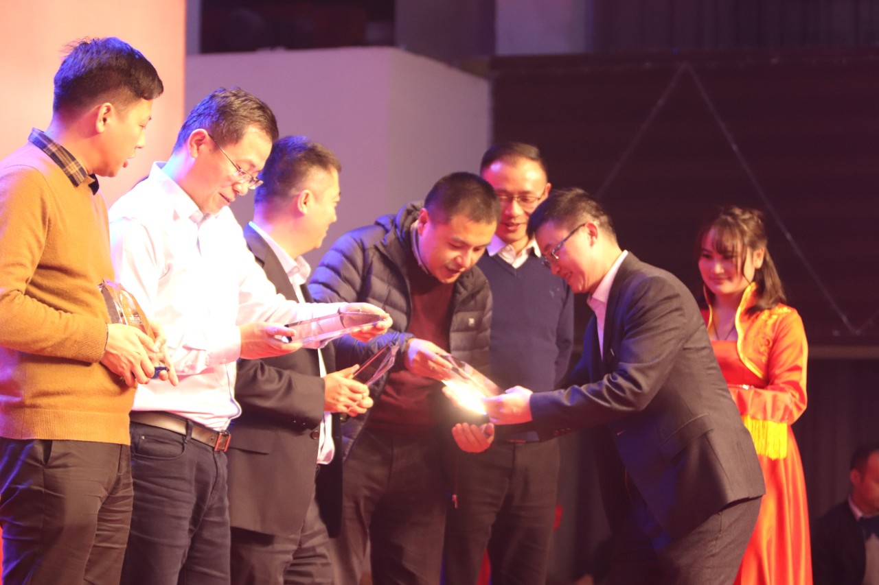 感恩 奉献 再出发丨极配2019迎春晚会暨颁奖盛典隆重举行 感恩 奉献 再出发丨极配2019迎春晚会暨颁奖盛典隆重举行
