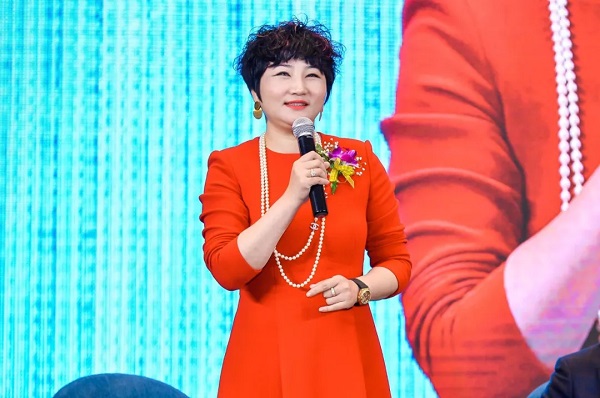 钜轩·人车生活馆王海霞:打造三网合一、七网融合 全新跨界社交新零售模式 钜轩·人车生活馆王海霞:打造三网合一、七网融合 全新跨界社交新零售模式