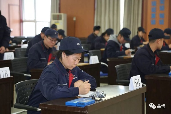 2019年河南省过滤器组合钳工技能竞赛在平滤公司成功举办 2019年河南省过滤器组合钳工技能竞赛在平滤公司成功举办