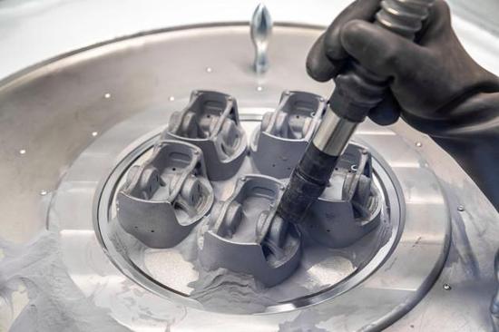 提高功率 保时捷3D打印高性能发动机活塞 提高功率 保时捷3D打印高性能发动机活塞