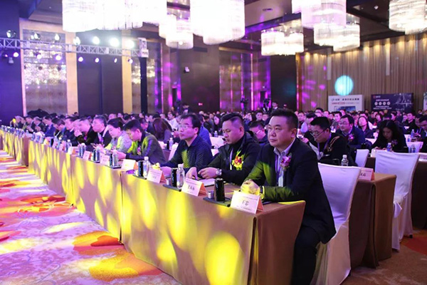 统一石化CEO李嘉 消费分级带来新形式下的机遇与变革! 统一石化CEO李嘉 消费分级带来新形式下的机遇与变革!