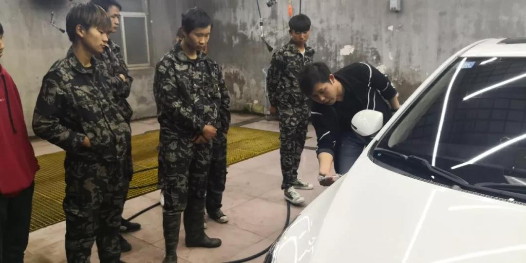 营销总部张总抵达云南运营中心指导工作 营销总部张总抵达云南运营中心指导工作