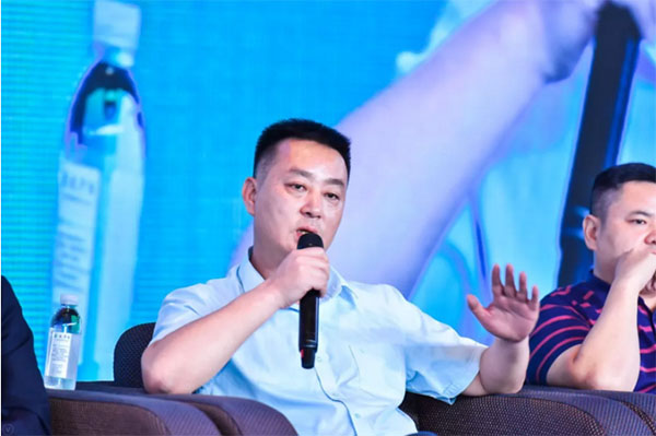 2019汽服连锁论坛对话连锁大咖:新形势下重实效 控成本 保利润 2019汽服连锁论坛对话连锁大咖:新形势下重实效 控成本 保利润