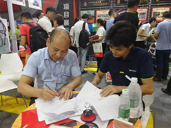 钜轩微修红爆雅森展的8大亮点 钜轩微修红爆雅森展的8大亮点