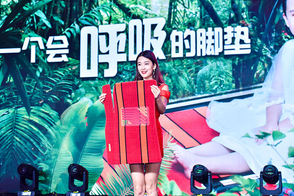 郑州展吉康品牌互动秀——健康汽车脚垫,选吉康! 郑州展吉康品牌互动秀——健康汽车脚垫,选吉康!