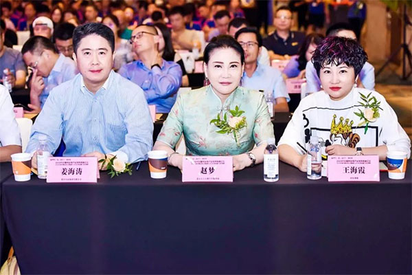 钜轩微修热情赞助——连天下才智锁未来财富2019年汽车服务连锁大会圆满成功 钜轩微修热情赞助——连天下才智锁未来财富2019年汽车服务连锁大会圆满成功