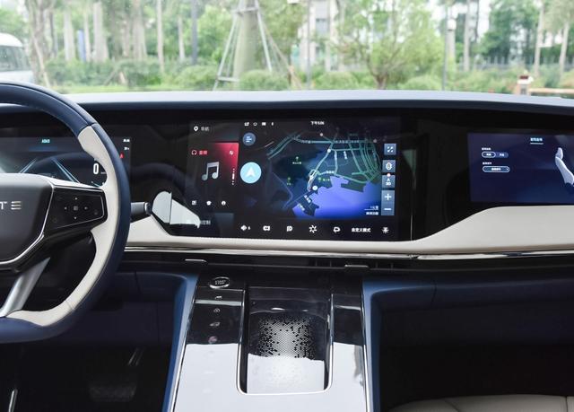 4.9秒破百,续航530km,天际ME7还有多少德系豪华? 4.9秒破百,续航530km,天际ME7还有多少德系豪华?