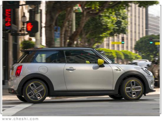 MINI Cooper SE曝光 搭1.5L插混/续航提升 MINI Cooper SE曝光 搭1.5L插混/续航提升