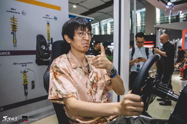 行业变革 转变与机遇 中国埃森改装车展第二日活动燃爆现场 行业变革 转变与机遇 中国埃森改装车展第二日活动燃爆现场