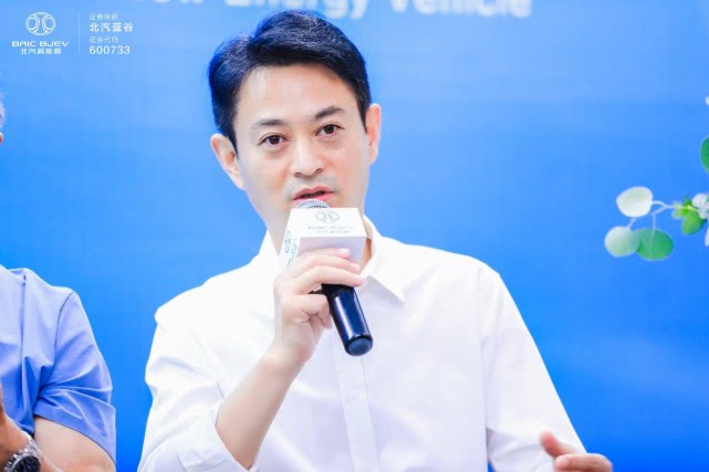 新能源车“换电模式”站上风口,经济性/电池标准成关键因素 新能源车“换电模式”站上风口,经济性/电池标准成关键因素