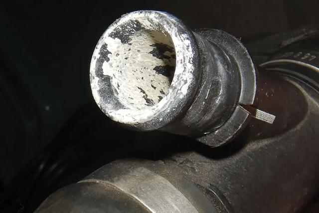 夏天用水替代防冻液可行吗? 夏天用水替代防冻液可行吗?