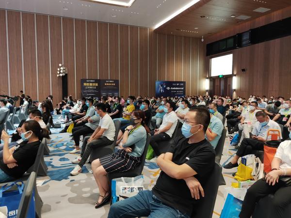 第十五届中国4S店汽车用品经营管理高级研修班 暨《汽车装饰用品采购规范》出版发行圆满结束 第十五届中国4S店汽车用品经营管理高级研修班 暨《汽车装饰用品采购规范》出版发行圆满结束