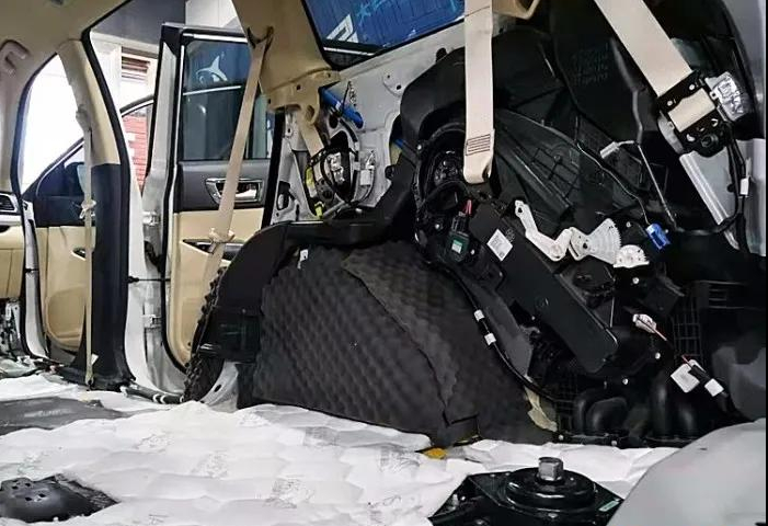 解决共振和胎噪后,丰田汉兰达就是个“安静的美男子” 解决共振和胎噪后,丰田汉兰达就是个“安静的美男子”
