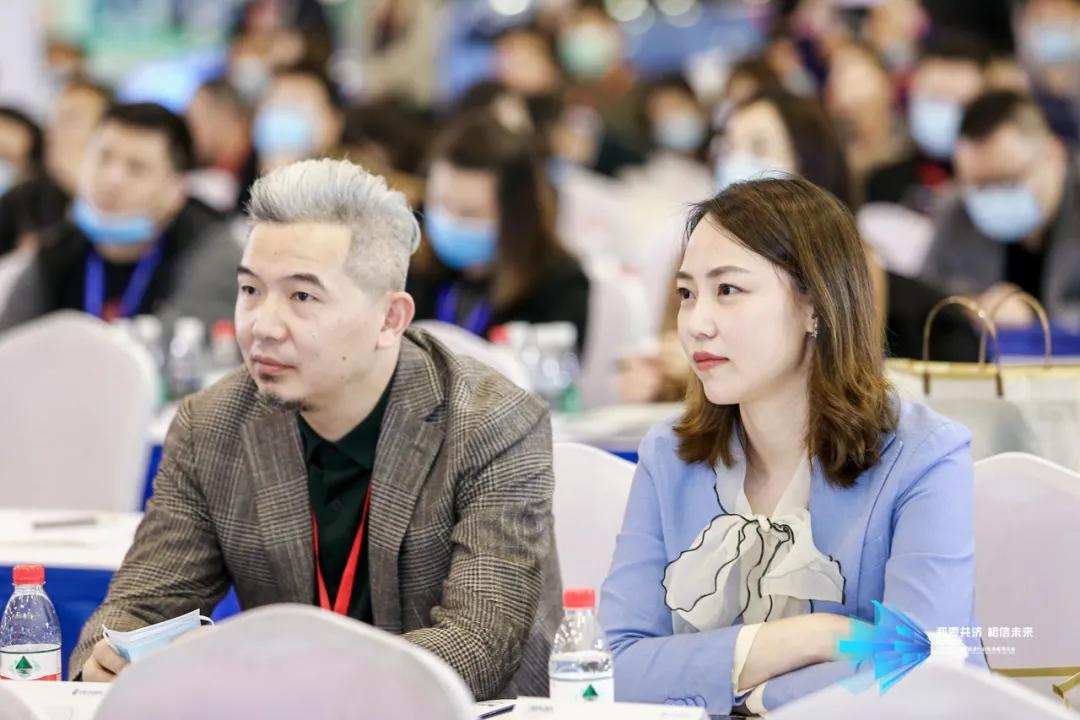 逐势拓新 步履不停 逐势拓新 步履不停