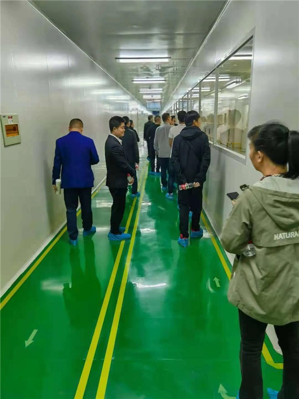广西汽服店面老总组团赴通利科技工厂参观考察 广西汽服店面老总组团赴通利科技工厂参观考察