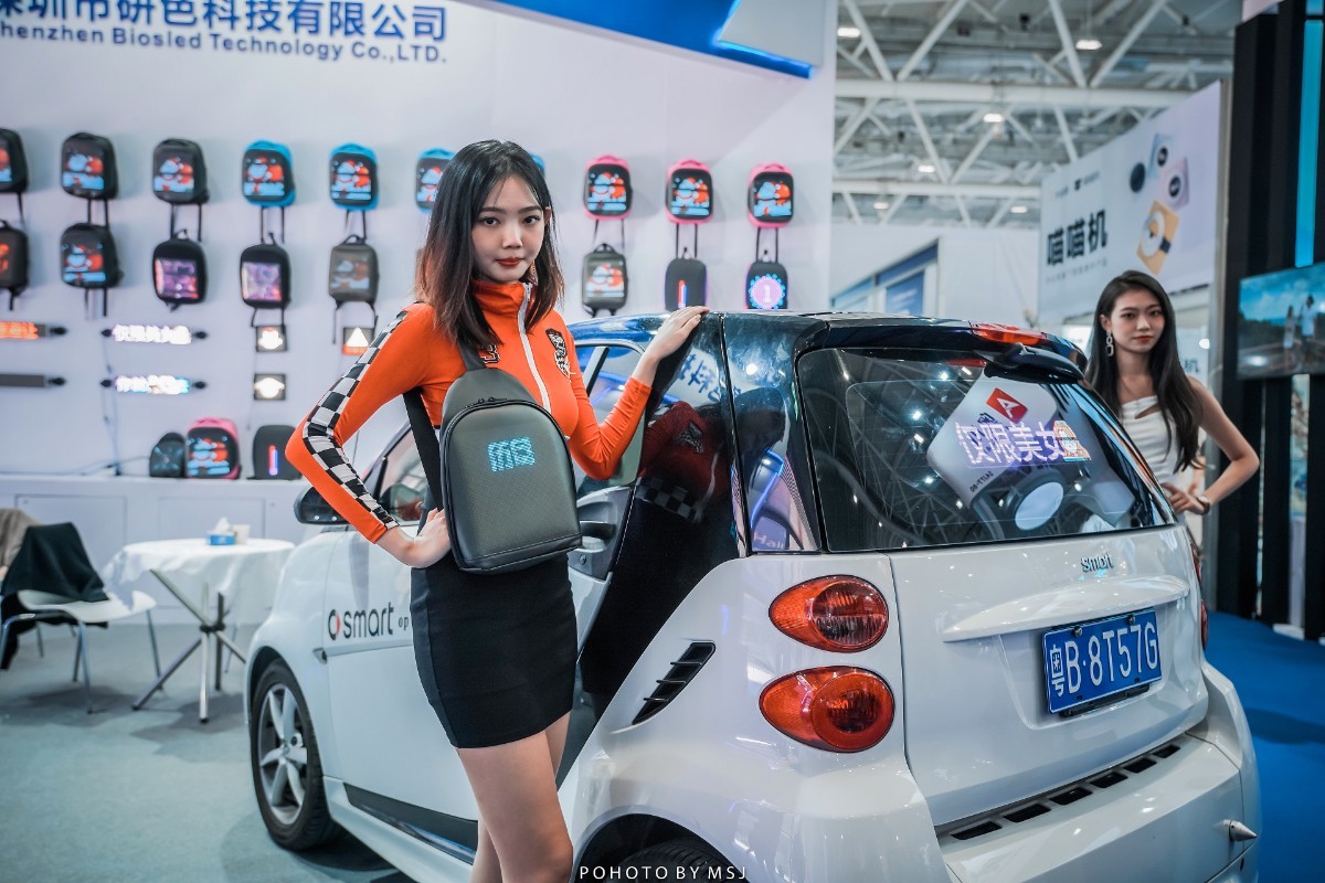 LED创意产品需求火爆,礼品展现场盛况直击! LED创意产品需求火爆,礼品展现场盛况直击!