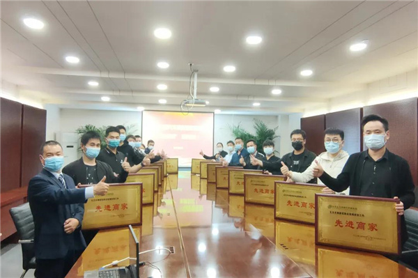 重责任、敢担当!为五方天雅疫情防控“先进商户”点赞! 重责任、敢担当!为五方天雅疫情防控“先进商户”点赞!