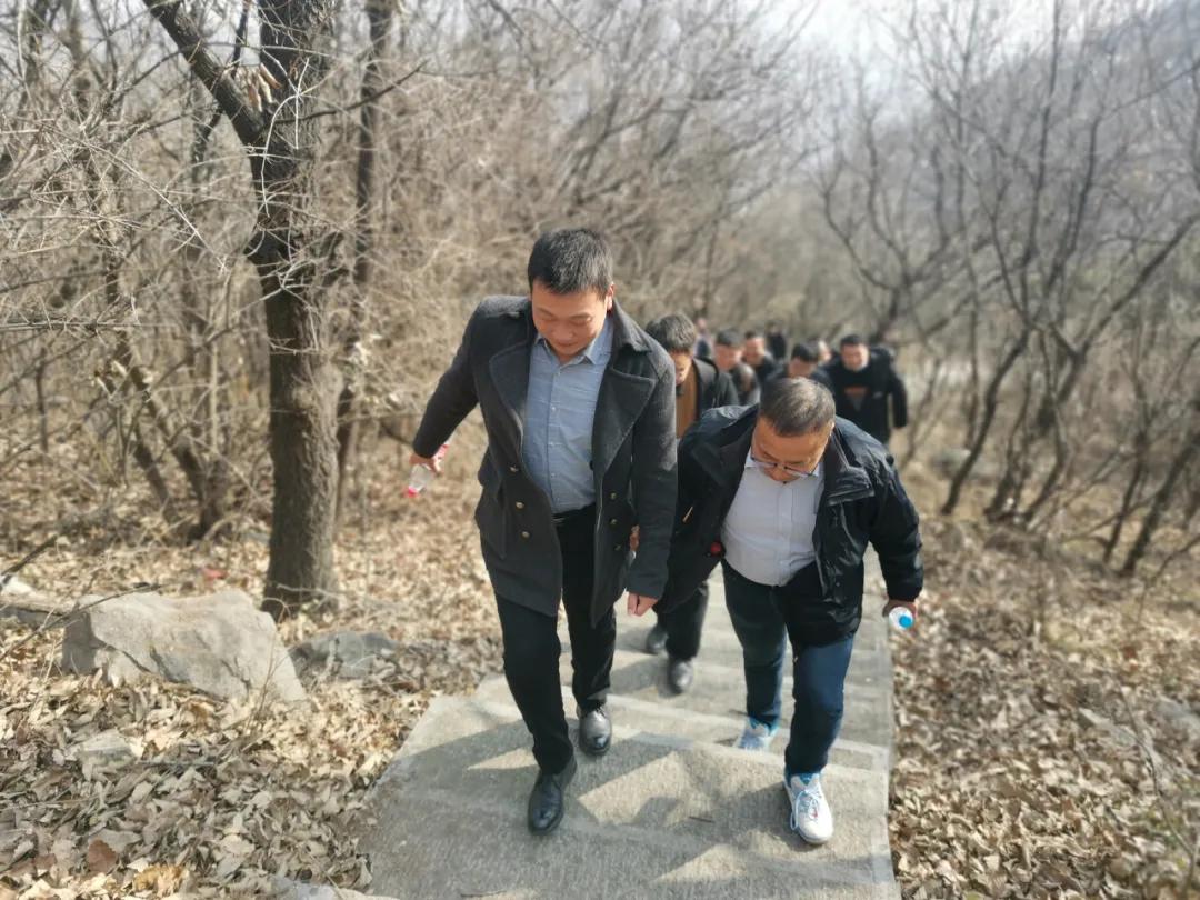 无限风光在险峰——2020弘康环保营销精英冬季登山拓展活动圆满结束 无限风光在险峰——2020弘康环保营销精英冬季登山拓展活动圆满结束