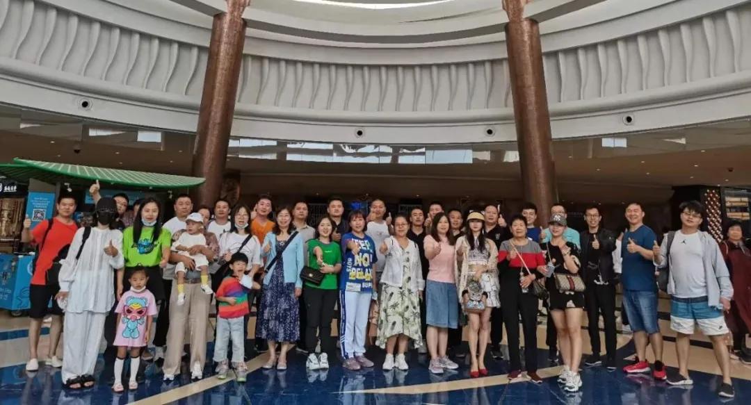 香百年优秀经销商市场研讨会暨三亚欢乐游圆满结束! 香百年优秀经销商市场研讨会暨三亚欢乐游圆满结束!