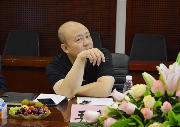 武汉市汉阳区领导莅临北京五方天雅汽车服务园参观考察 武汉市汉阳区领导莅临北京五方天雅汽车服务园参观考察