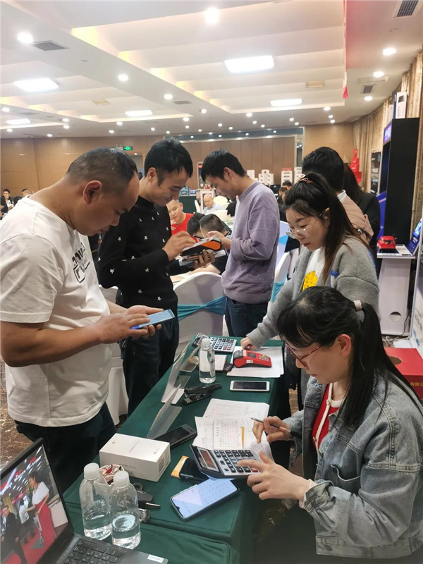 鼎易·夜精灵爆品发布会在无锡车联网13周年庆典中成交火爆 鼎易·夜精灵爆品发布会在无锡车联网13周年庆典中成交火爆