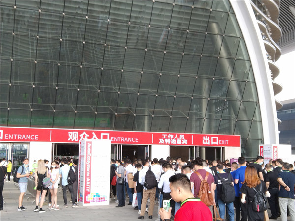 慧聪汽车报道丨第21届深圳(国际)智慧出行、汽车改装及汽车服务业生态博览会 慧聪汽车报道丨第21届深圳(国际)智慧出行、汽车改装及汽车服务业生态博览会