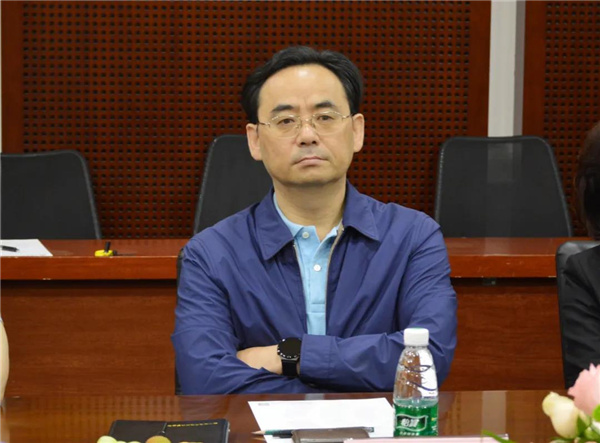 武汉市汉阳区领导莅临北京五方天雅汽车服务园参观考察 武汉市汉阳区领导莅临北京五方天雅汽车服务园参观考察