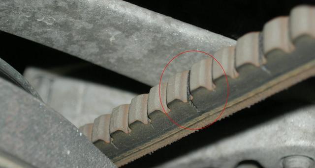 汽车正时皮带,怎样才能知道该换了? 汽车正时皮带,怎样才能知道该换了?