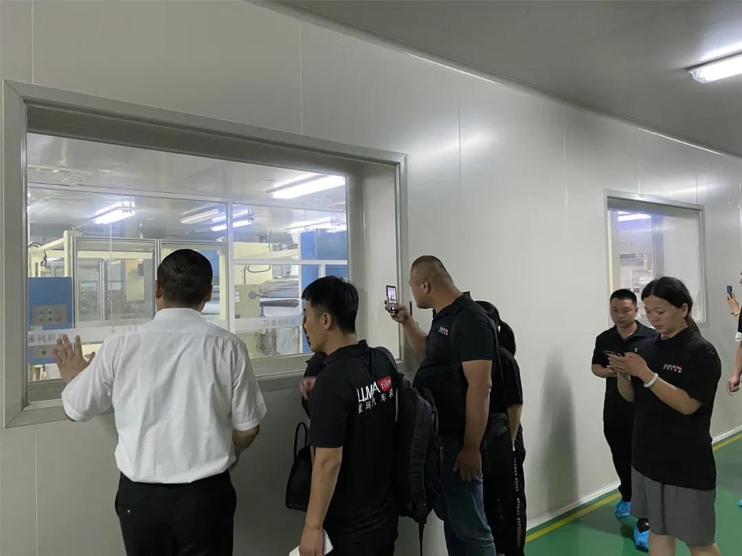 山东安徽两省汽服店老总组团莅临优玛工厂交流考察 山东安徽两省汽服店老总组团莅临优玛工厂交流考察