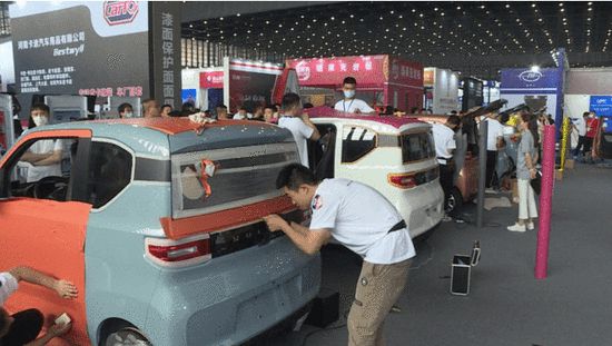 CIAAF郑州展上汽车改装大赛给你带来不一样的驾车体验 CIAAF郑州展上汽车改装大赛给你带来不一样的驾车体验