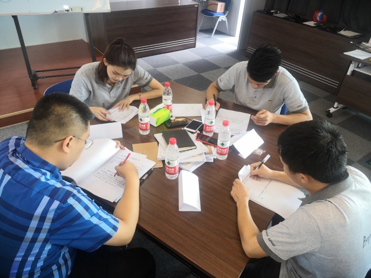 这一届中威车饰学员有点狠!去桂林3天3夜不玩耍?! 这一届中威车饰学员有点狠!去桂林3天3夜不玩耍?!