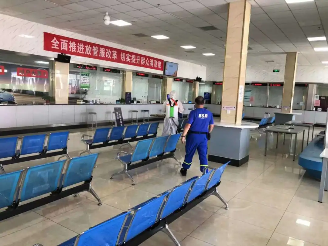 不留死角 全面消杀 | 五方天雅邀请朝阳区蓝天救援队进行全面消杀工作 不留死角 全面消杀 | 五方天雅邀请朝阳区蓝天救援队进行全面消杀工作