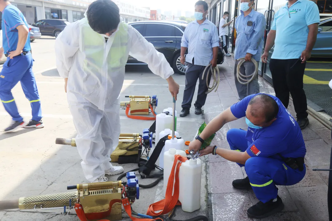 不留死角 全面消杀 | 五方天雅邀请朝阳区蓝天救援队进行全面消杀工作 不留死角 全面消杀 | 五方天雅邀请朝阳区蓝天救援队进行全面消杀工作
