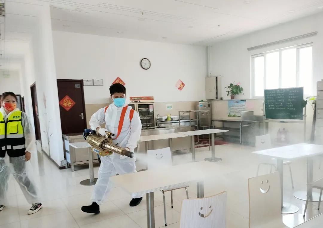 不留死角 全面消杀 | 五方天雅邀请朝阳区蓝天救援队进行全面消杀工作 不留死角 全面消杀 | 五方天雅邀请朝阳区蓝天救援队进行全面消杀工作