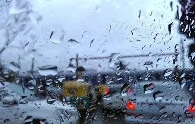 警惕!暴雨天行车的隐形杀手 警惕!暴雨天行车的隐形杀手