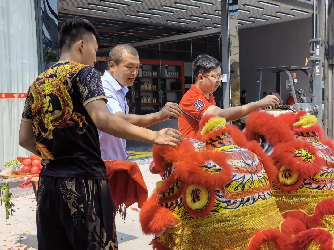 恭贺豹王养车直营店开业仪式圆满成功！