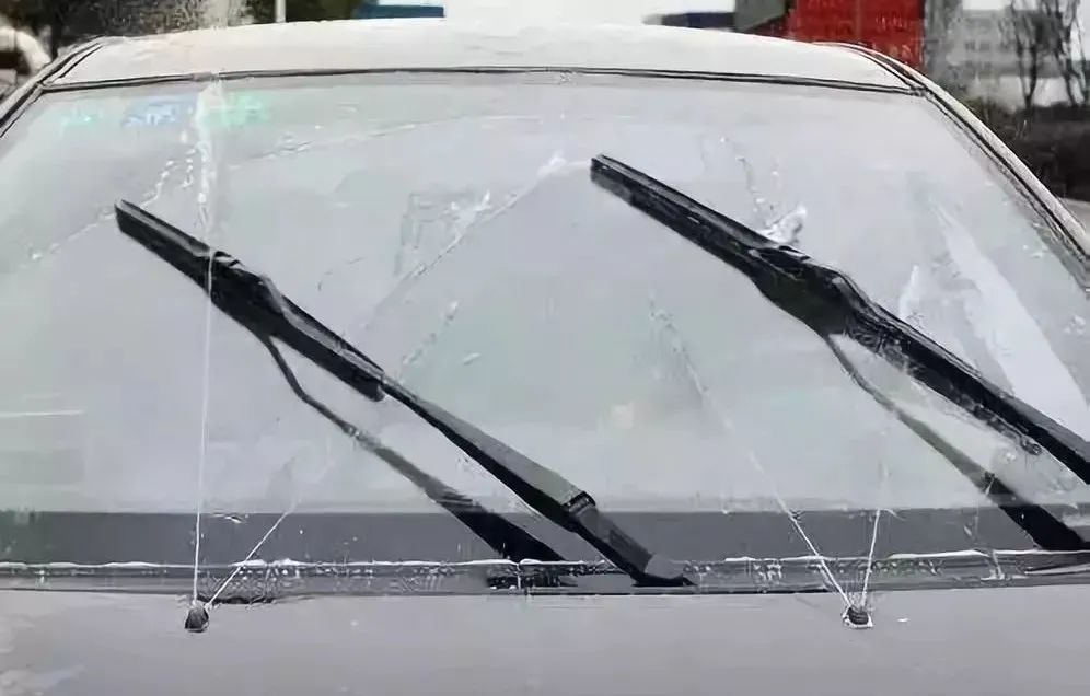 同样都是玻璃水,几块钱的和几十块的到底有啥区别? 同样都是玻璃水,几块钱的和几十块的到底有啥区别?