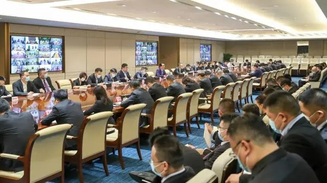 许家印深夜召开专题会,中国恒大ARD暴涨33% 许家印深夜召开专题会,中国恒大ARD暴涨33%