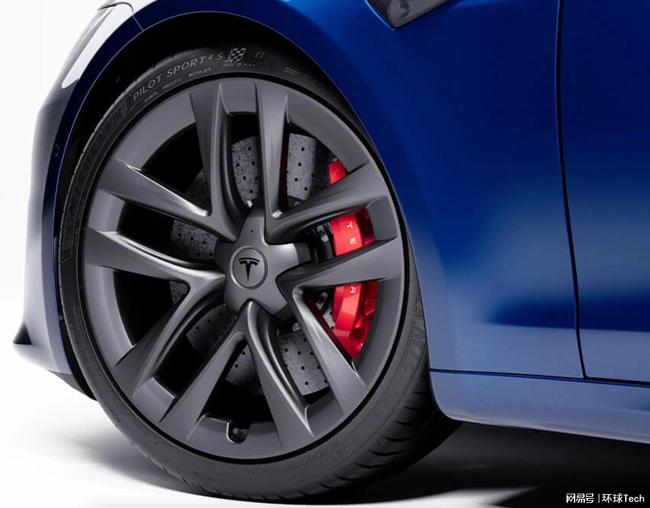 特斯拉发布Model S Plaid专属碳陶瓷刹车套件:售价2万美元 特斯拉发布Model S Plaid专属碳陶瓷刹车套件:售价2万美元