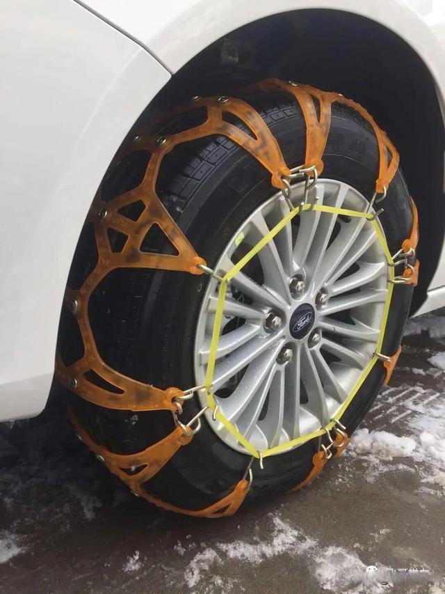 车轮防滑链是钢条的好还是皮质的好 车轮防滑链是钢条的好还是皮质的好