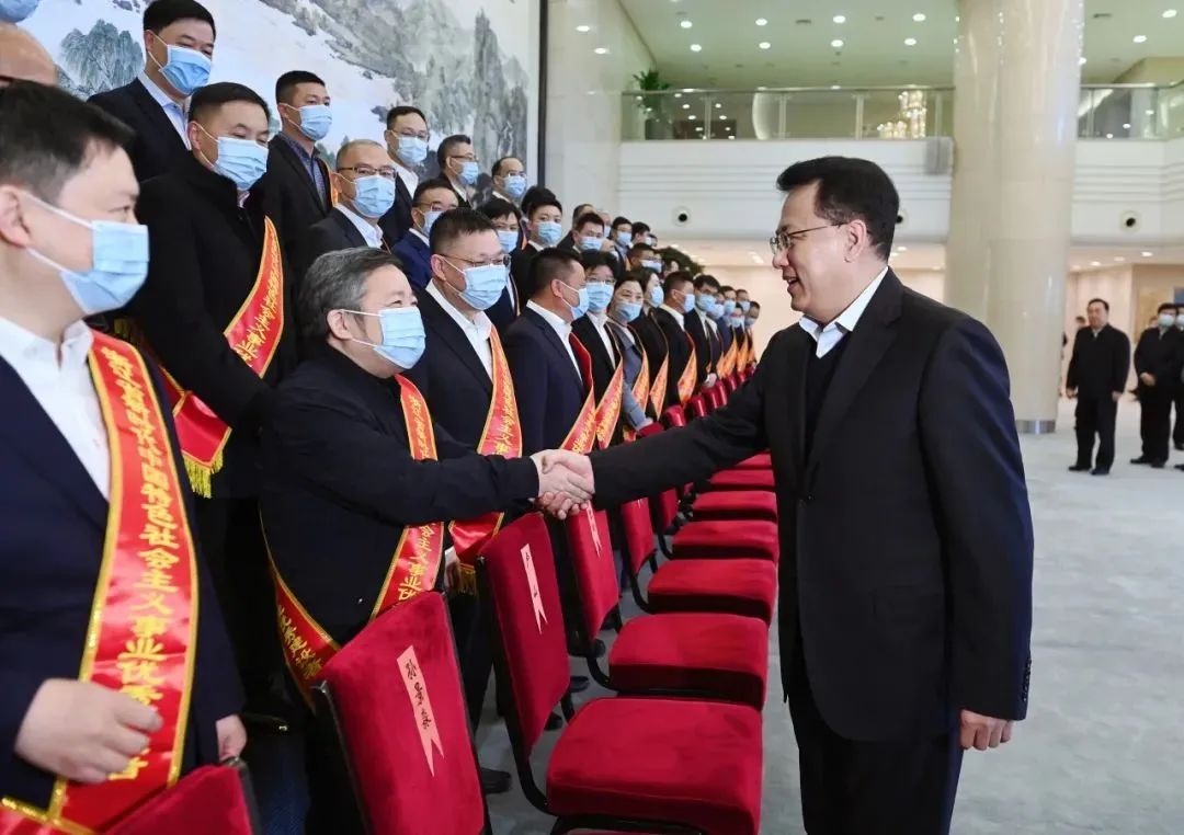 瑞立集团张晓平当选“新时代中国特色社会主义事业优秀建设者” 瑞立集团张晓平当选“新时代中国特色社会主义事业优秀建设者”