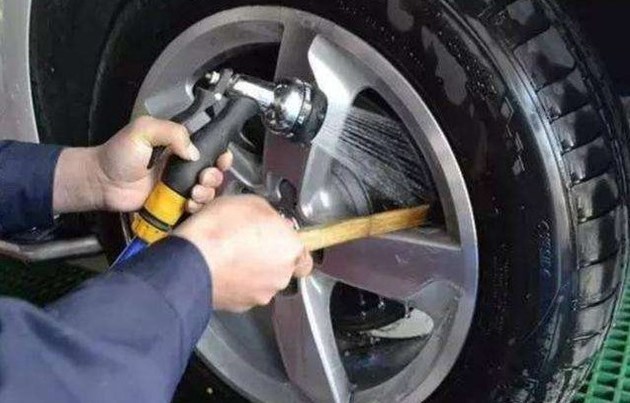 为什么你的汽车轮毂会发黑? 为什么你的汽车轮毂会发黑?