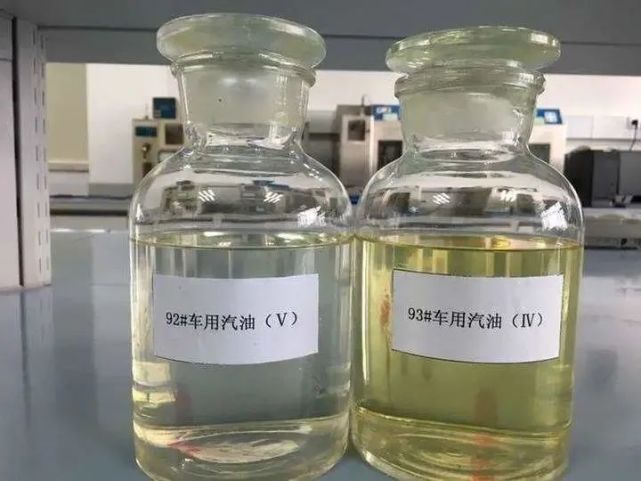 越好的机油遇到劣质汽油越毁车?你还敢贪便宜加私油么? 越好的机油遇到劣质汽油越毁车?你还敢贪便宜加私油么?