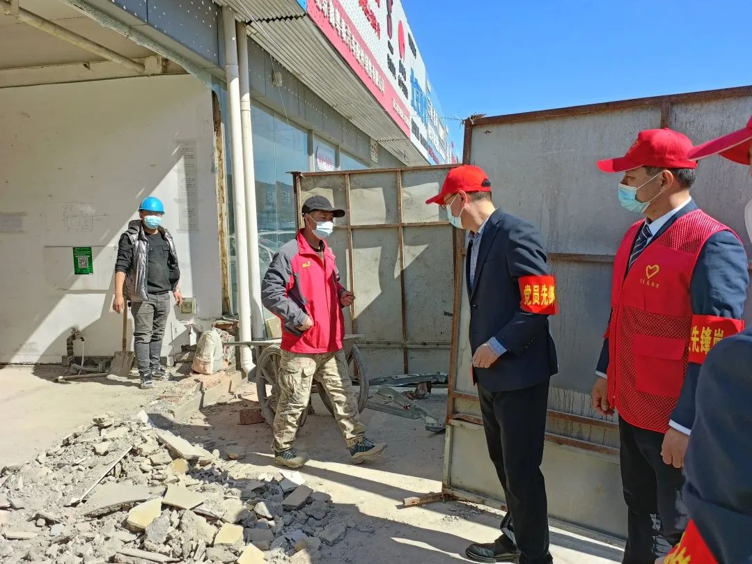 助力两会圆满完成，五方天雅开展党员先锋岗活动！