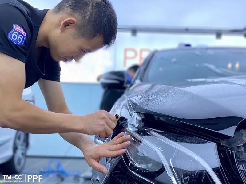 焕然“E”新 ,奔驰E300L装贴TM-CC隐形车衣 焕然“E”新 ,奔驰E300L装贴TM-CC隐形车衣