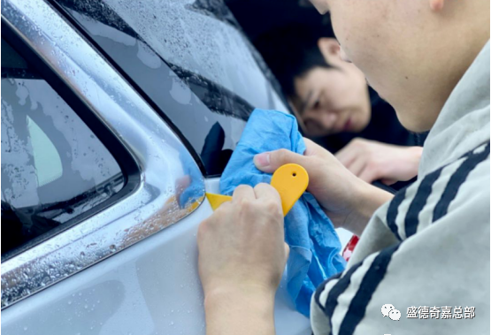 汽车贴膜后注意事项有哪些内容? 汽车贴膜后注意事项有哪些内容?