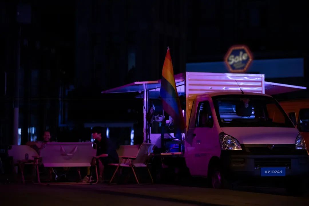 小货车,粉色的,随时随地的开趴体 小货车,粉色的,随时随地的开趴体