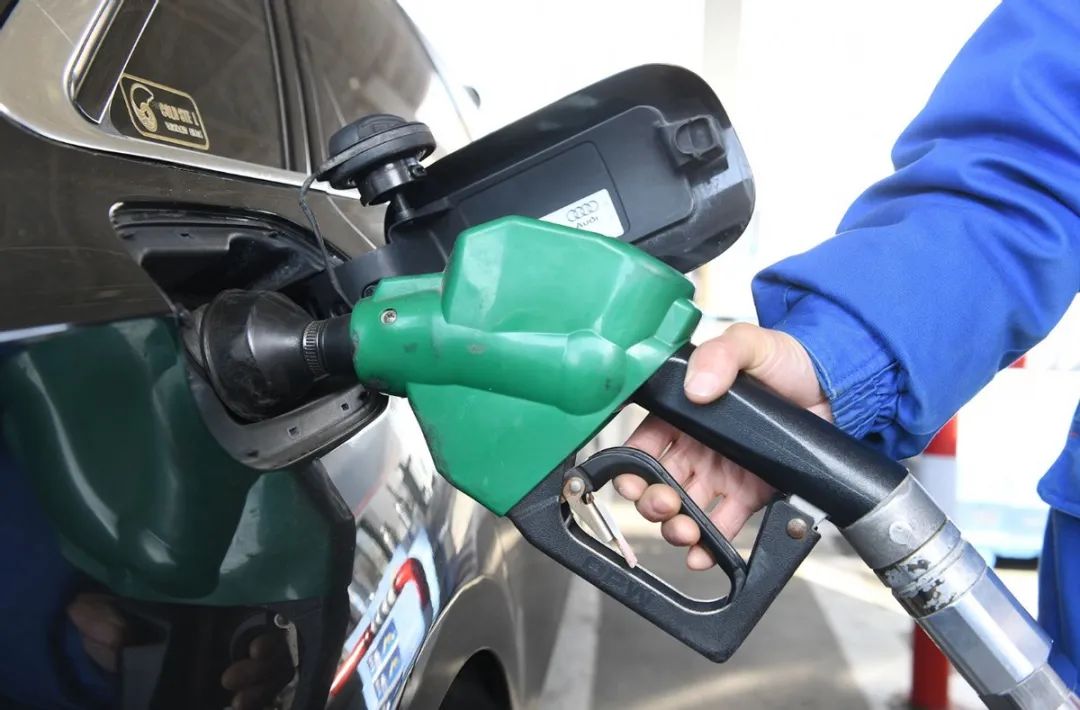 大众和奔驰宣布支持禁卖油车、混动车,留给燃油车的时间真不多了! 大众和奔驰宣布支持禁卖油车、混动车,留给燃油车的时间真不多了!