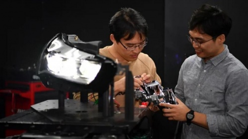摩比斯车灯订单量创新高 摩比斯车灯订单量创新高